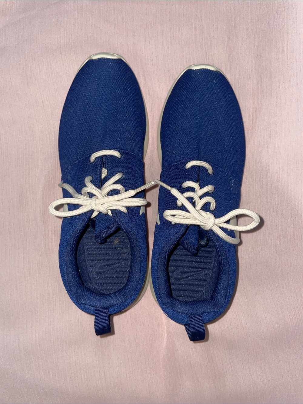 Navy Blue & Cream Lightweight Nike Sneakers